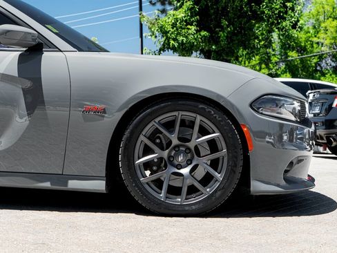 Used 2018 Dodge Charger R/T Scat Pack RWD image 11