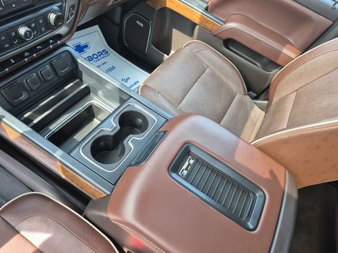 Used 2018 Chevrolet Silverado 1500 High Country image 24