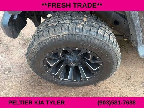 Used 2018 Jeep Wrangler Unlimited Sahara image 5