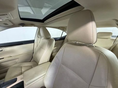 Used 2013 Lexus ES 350 w/ Luxury Pkg FWD image 5