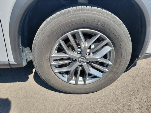 Used 2024 Nissan Rogue S FWD image 6