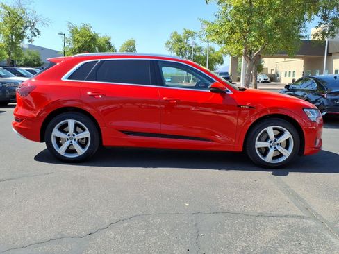 Used 2019 Audi e-tron Prestige AWD/4WD image 6