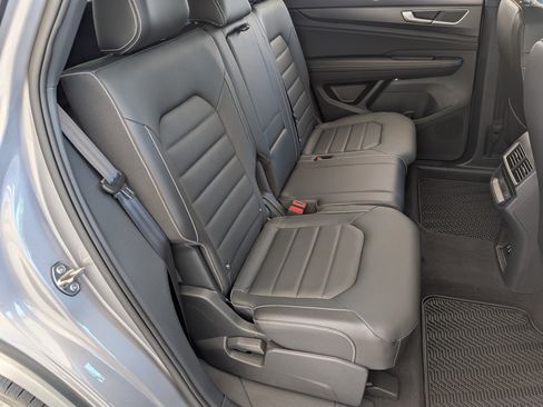 Used 2025 Volkswagen Atlas Cross Sport SEL image 20