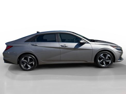 Certified 2023 Hyundai Elantra Limited FWD image 6