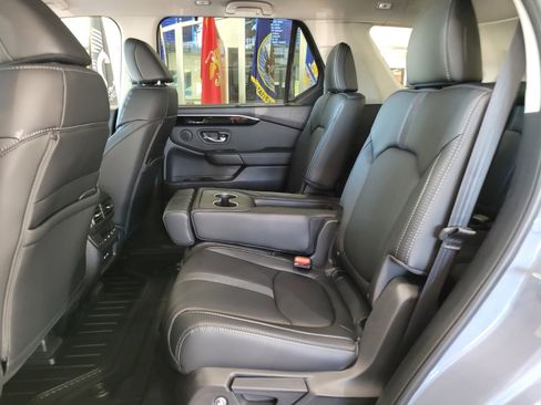 New 2025 Honda Pilot Touring image 8