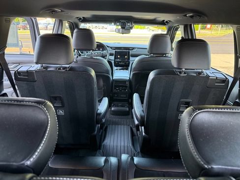 Used 2023 Jeep Grand Cherokee L Laredo AWD/4WD image 16