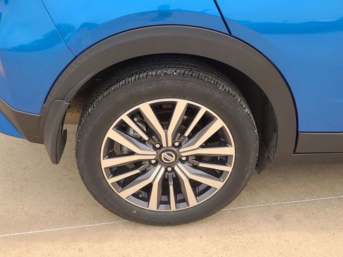 Certified 2021 Nissan Kicks SV FWD image 6