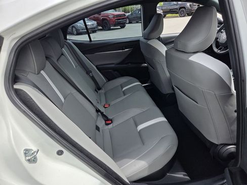 Used 2025 Toyota Camry SE w/ Convenience Package FWD image 14