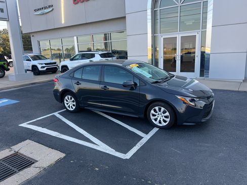 Used 2024 Toyota Corolla LE FWD image 6