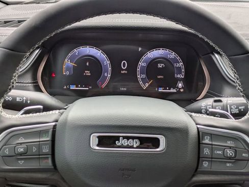 New 2025 Jeep Grand Cherokee L Limited w/ Luxury Tech Group II AWD/4WD image 29