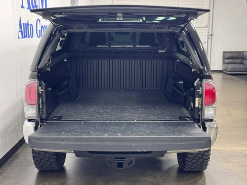 Used 2021 Toyota Tacoma TRD Off-Road AWD/4WD image 7