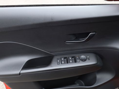 Used 2025 Hyundai Kona SEL image 22