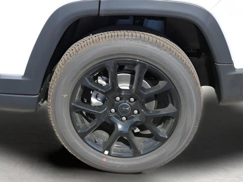 New 2026 Jeep Compass Latitude image 8