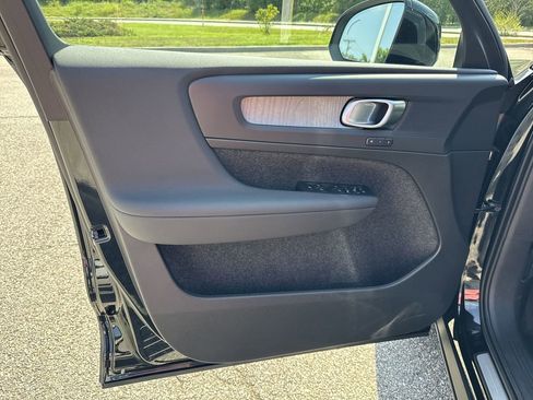 New 2026 Volvo XC40 B5 Plus w/ Protection Package Premier image 15