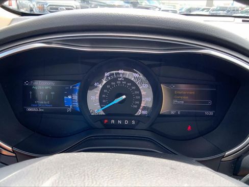 Used 2019 Ford Fusion SE FWD image 25