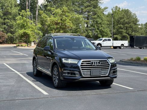 Used 2017 Audi Q7 3.0T Prestige AWD/4WD image 2