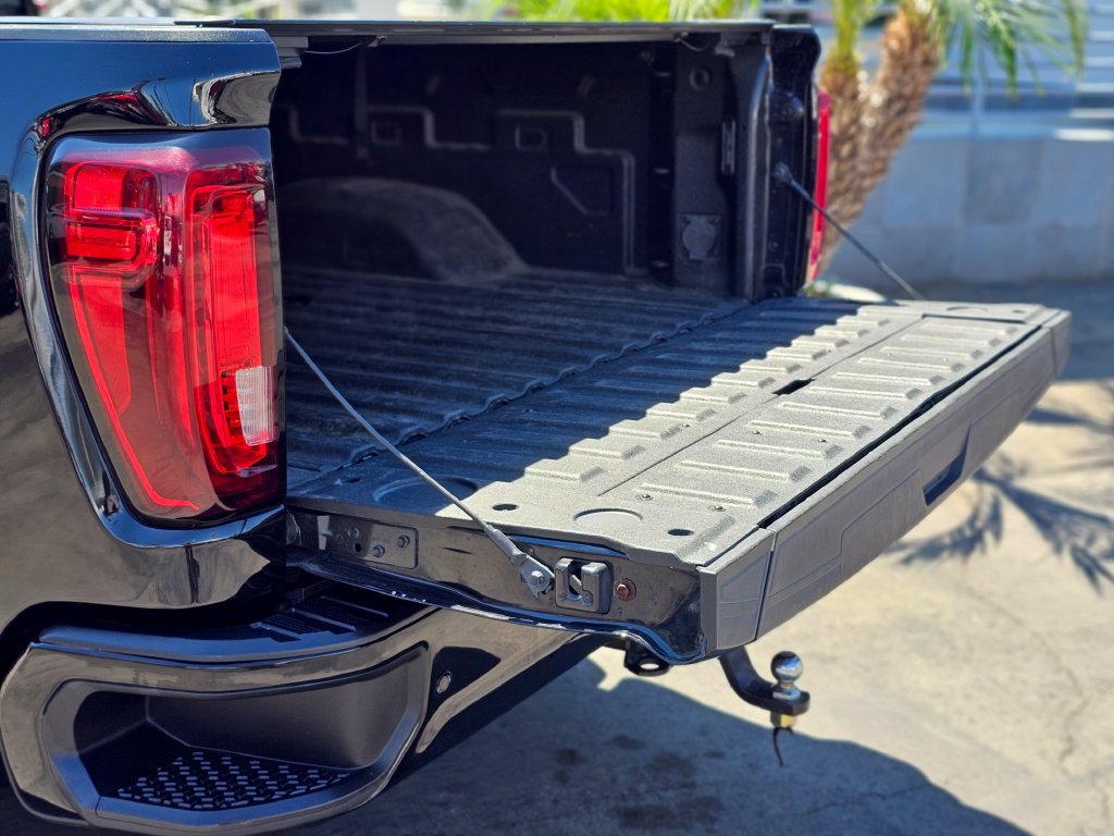 Used 2022 GMC Sierra 2500 AT4 w/ AT4 Preferred Package AWD/4WD image 11