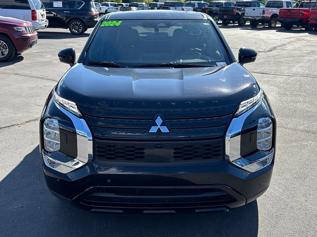 Used 2024 Mitsubishi Outlander SE Black Edition AWD/4WD image 6