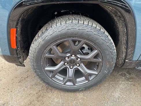 New 2026 Jeep Grand Wagoneer 4WD image 9