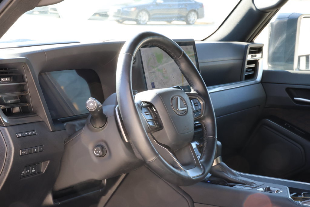 Used 2024 Lexus GX 550 w/ Accessory Package (Z1) AWD/4WD image 15