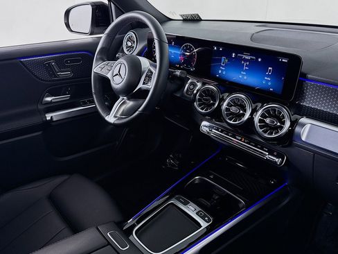 Certified 2025 Mercedes-Benz GLB 250 image 17