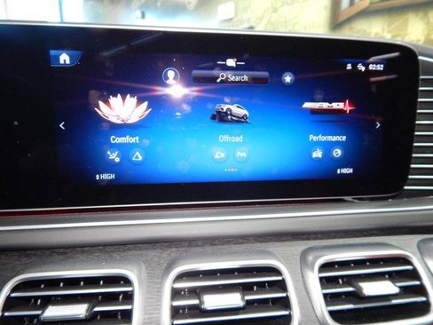 Used 2024 Mercedes-Benz GLE 53 AMG 4MATIC Coupe w/ AMG Night Package image 31