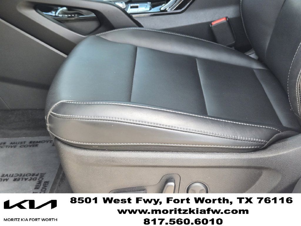 Certified 2025 Kia Telluride EX w/ EX Captain's Chair Package FWD image 24