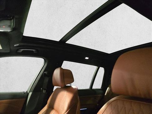 Used 2025 BMW X7 M60i AWD/4WD image 30