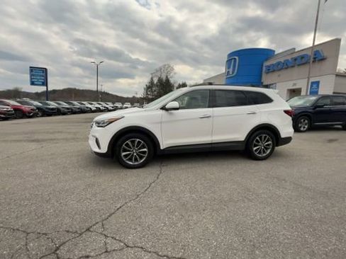 Used 2017 Hyundai Santa Fe SE image 9