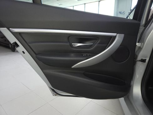 Used 2017 BMW 340i xDrive Sedan AWD/4WD image 19