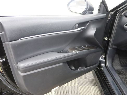 Used 2022 Toyota Camry XLE AWD/4WD image 15
