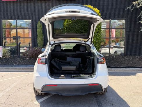 Used 2022 Tesla Model Y Performance image 21