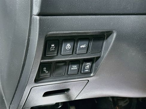 Used 2019 Nissan Pathfinder SL AWD/4WD image 10