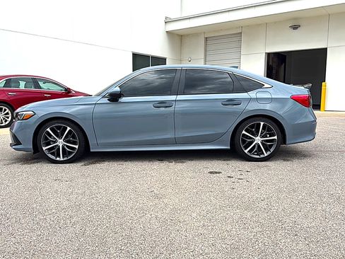 Used 2024 Honda Civic Touring image 4