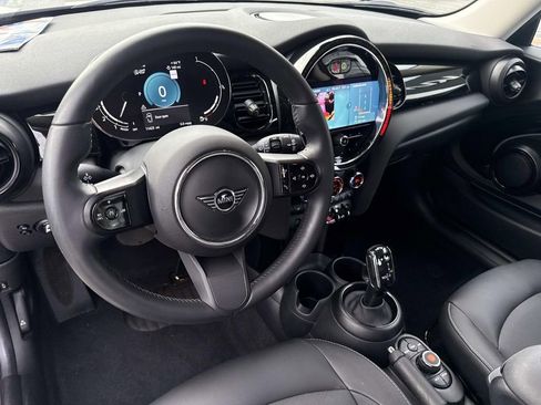 Used 2022 MINI Cooper 2-Door Hardtop image 13