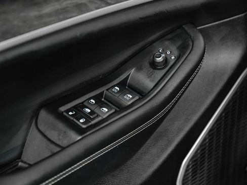 Used 2023 Jeep Grand Cherokee L Limited AWD/4WD image 53