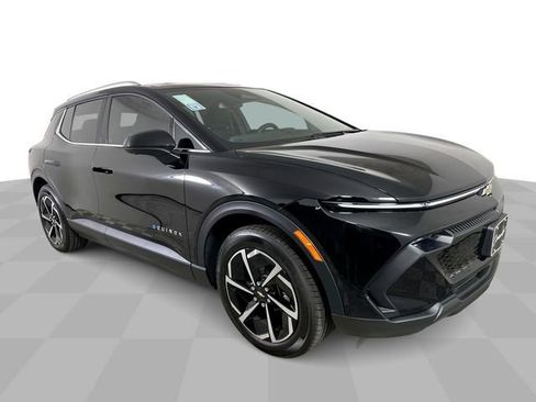 New 2026 Chevrolet Equinox EV LT FWD image 2