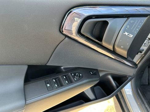 Used 2025 BMW X3 xDrive30i image 21