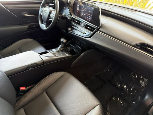 Used 2022 Lexus ES 350 w/ Accessory Package FWD image 17