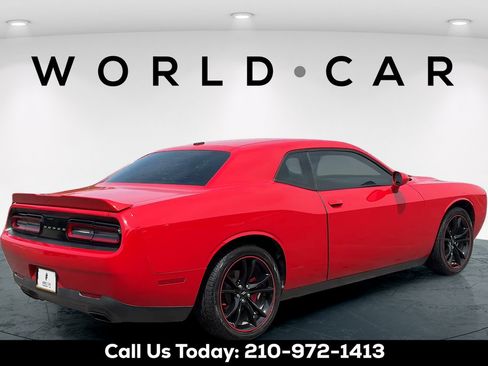 Used 2018 Dodge Challenger SXT w/ Super Sport Group (SS/T) RWD image 7