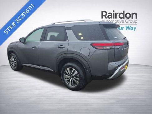 New 2025 Nissan Pathfinder SL image 6