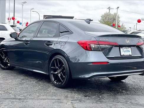 Used 2023 Honda Civic Sport image 9