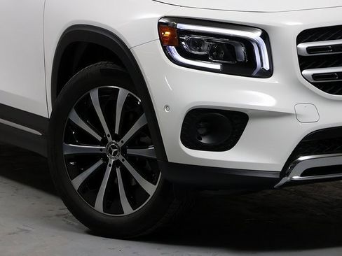 Used 2023 Mercedes-Benz GLB 250 4MATIC image 3