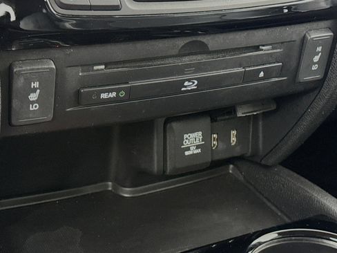 Certified 2018 Honda Pilot Touring image 20