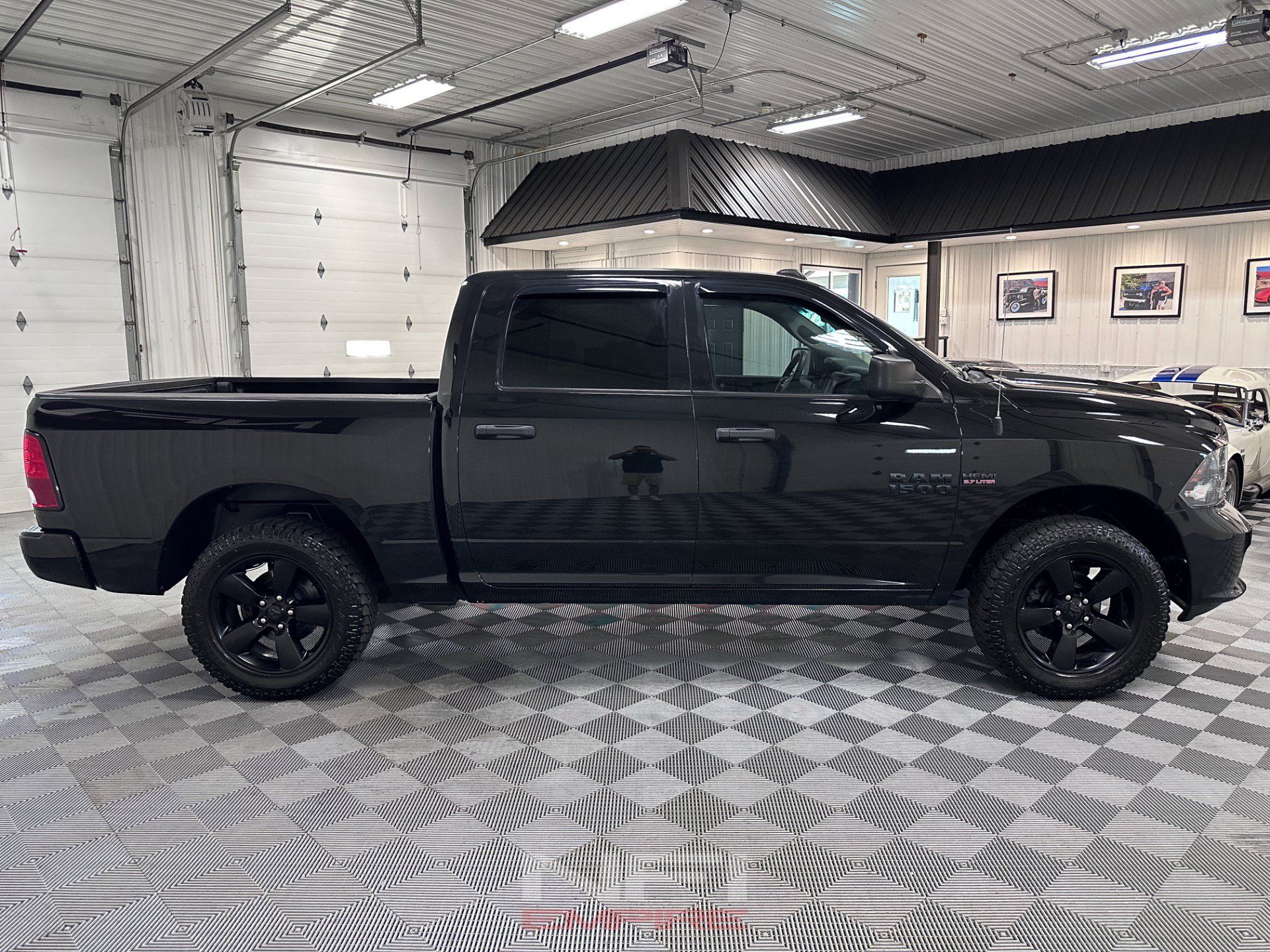 Used 2016 RAM 1500 Express w/ Black Ram 1500 Express Group AWD/4WD image 7