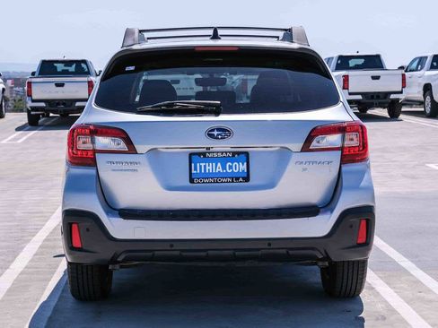 Used 2019 Subaru Outback 3.6R Limited AWD/4WD image 5