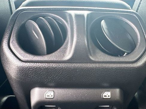Used 2023 Jeep Wrangler Unlimited Sahara w/ Cold Weather Group AWD/4WD image 29