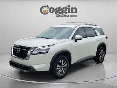 Used 2023 Nissan Pathfinder SL