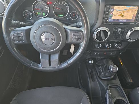 Used 2014 Jeep Wrangler Unlimited Rubicon w/ Dual Top Group AWD/4WD image 14