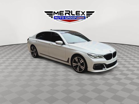 Used 2018 BMW 750i xDrive AWD/4WD image 2